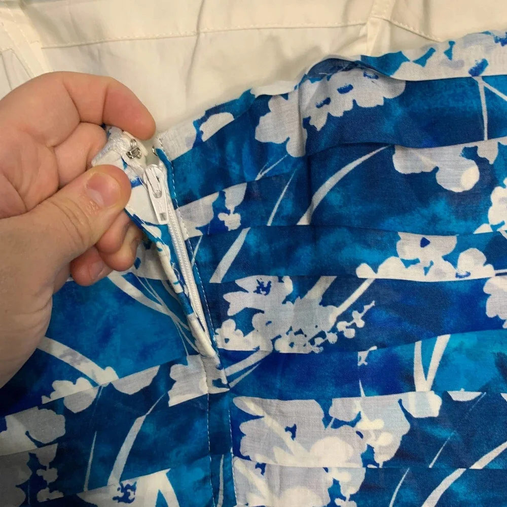 White House Black Market Blue Flower Silk Blend Strapless Top Women's Size 0_4